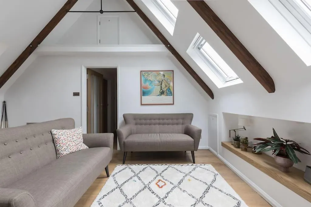 The Loft Apartment Faygate