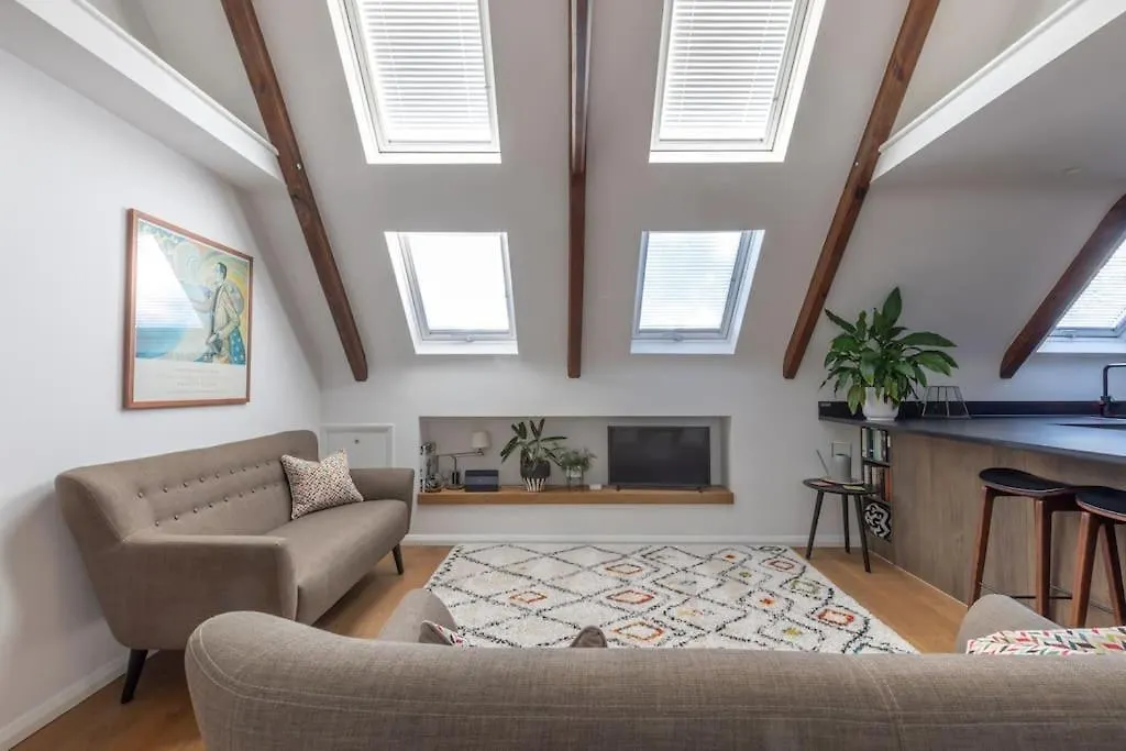 The Loft Apartment Faygate United Kingdom